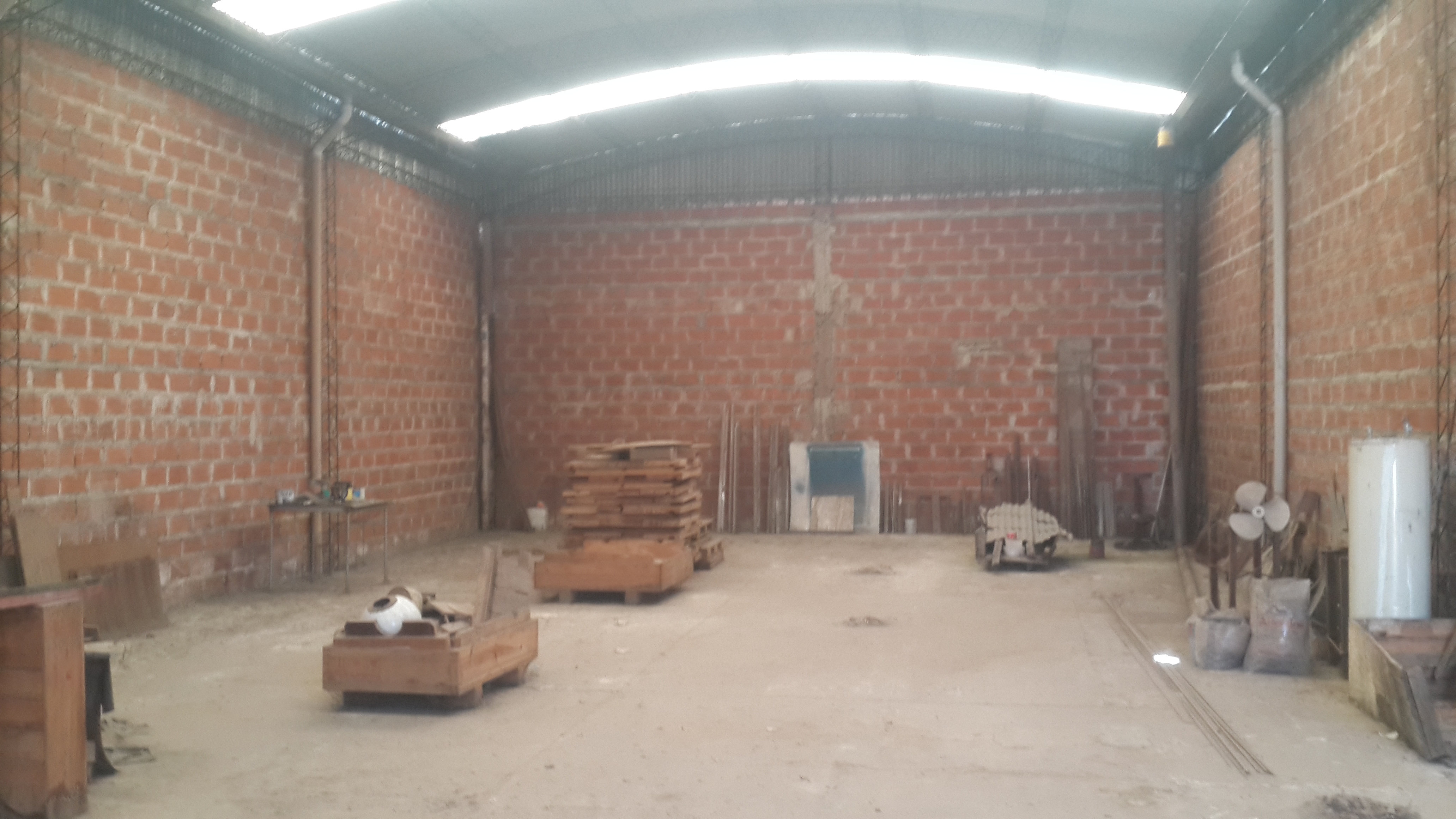 GRAN OPORTUNIDAD - Galpón de 200 M2 Cubiertos con techo Parabólico — foto 2