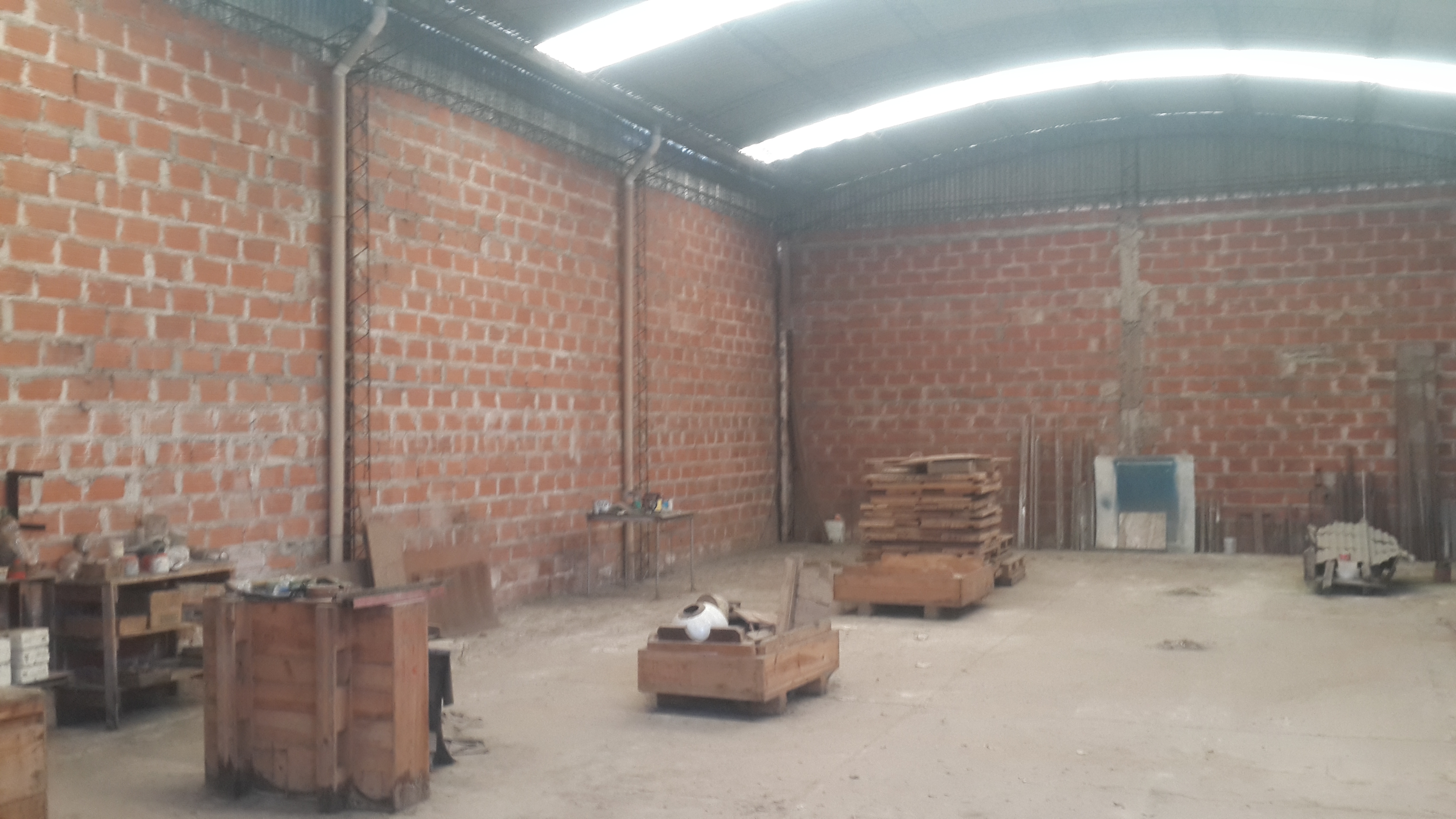 GRAN OPORTUNIDAD - Galpón de 200 M2 Cubiertos con techo Parabólico — foto 3