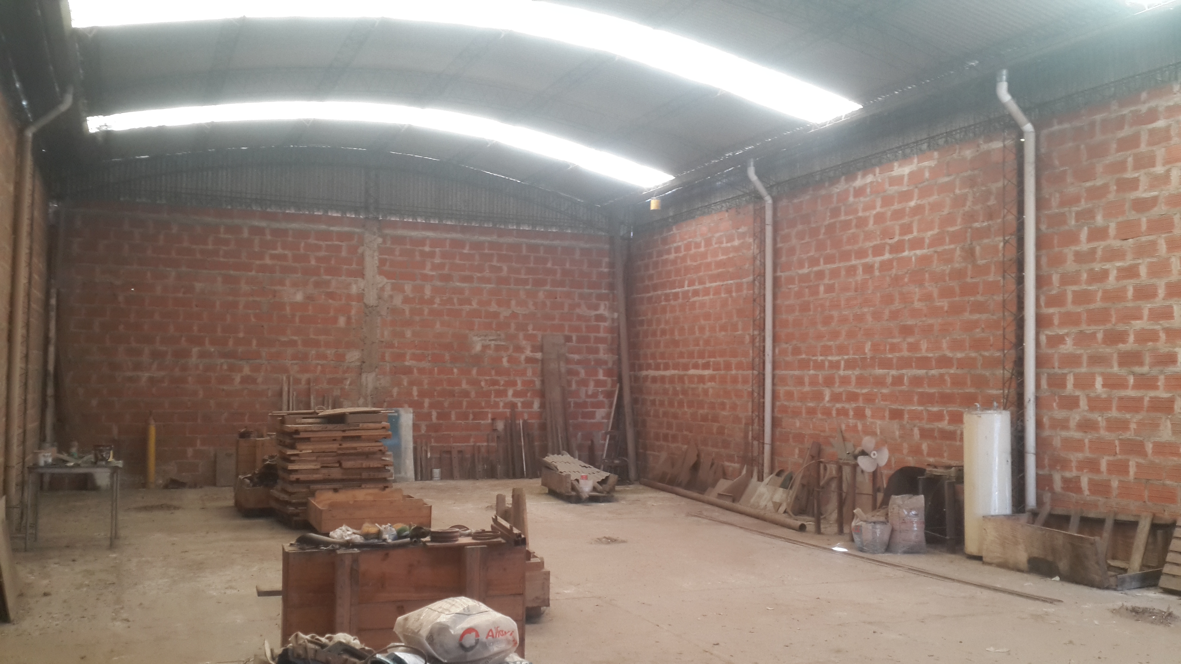 GRAN OPORTUNIDAD - Galpón de 200 M2 Cubiertos con techo Parabólico — foto 4