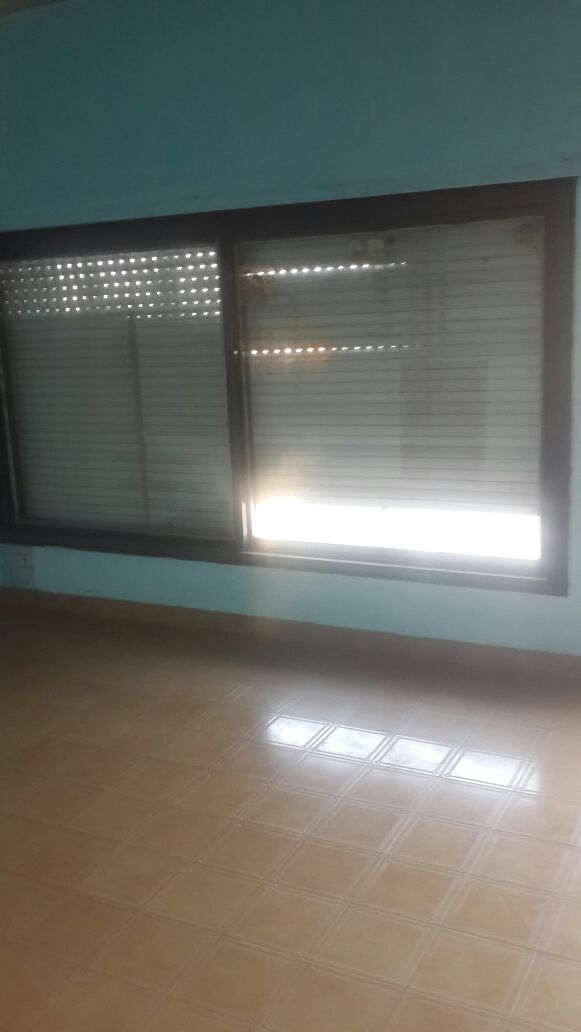 DEPARTAMENTO CON DOS LOCALES COMERCIALES — foto 2