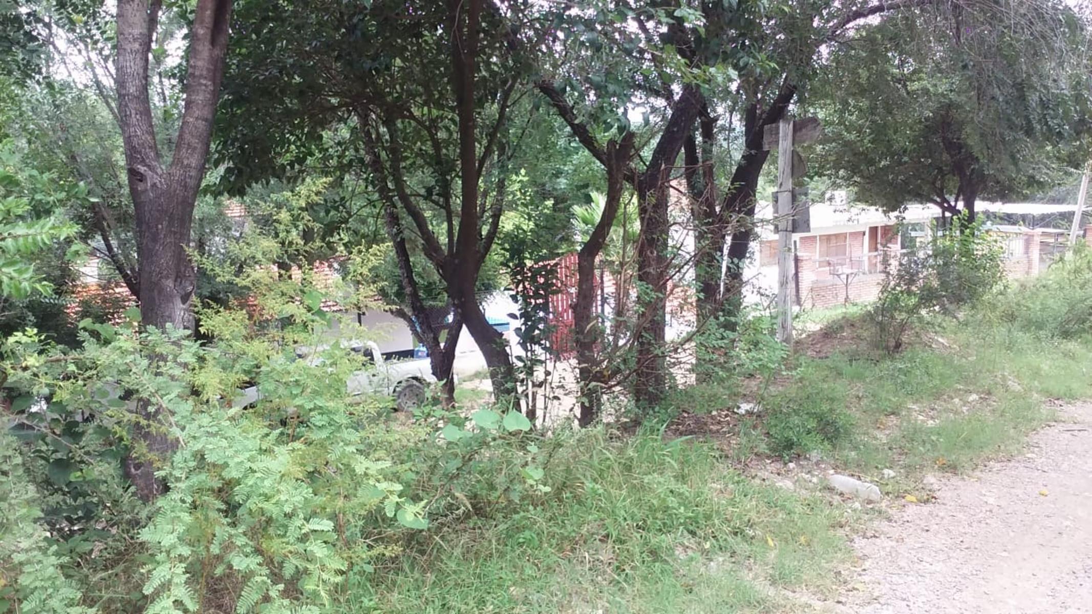 Lote 1711 m2 sobre Las Rosas esq. Las Magnolias — foto 3