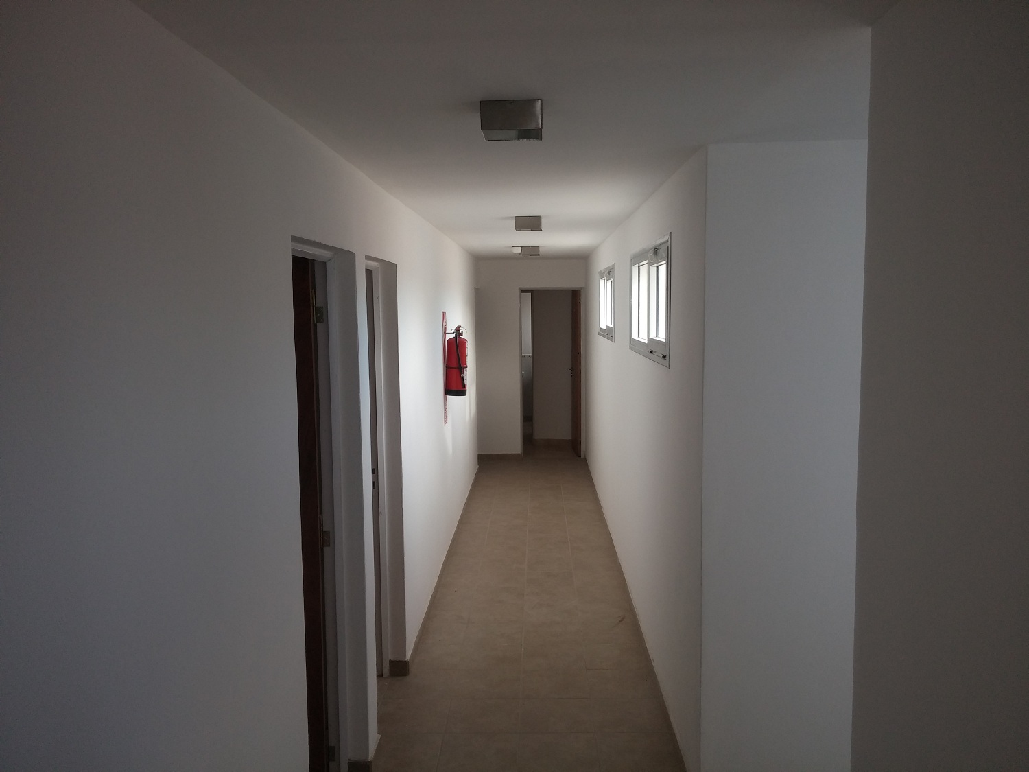 SE ALQUILAN-VENDEN LOCALES COMERCIALES Y OFICINAS (A ESTRENAR) - 25