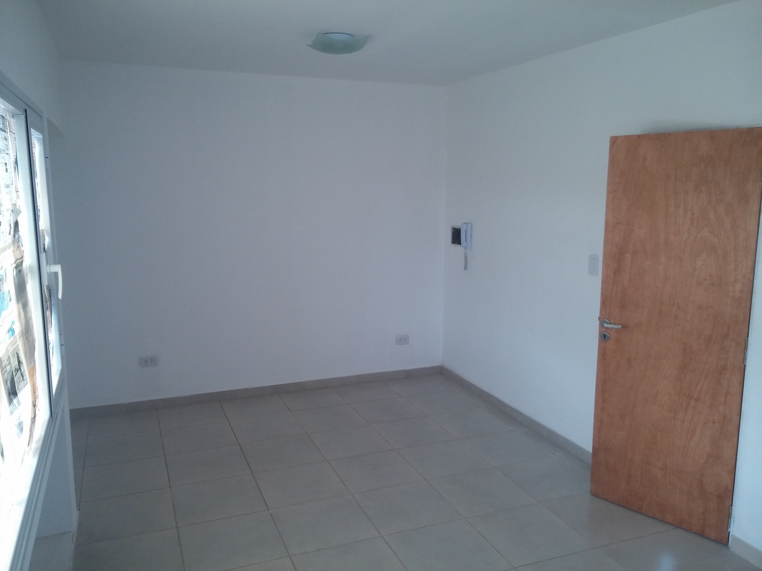 SE ALQUILAN-VENDEN LOCALES COMERCIALES Y OFICINAS (A ESTRENAR) - 27