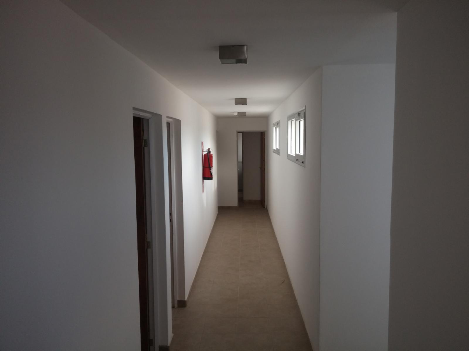 SE ALQUILAN OFICINAS EN COMPLEJO VENEZUELA 114 DE VIEDMA - 10