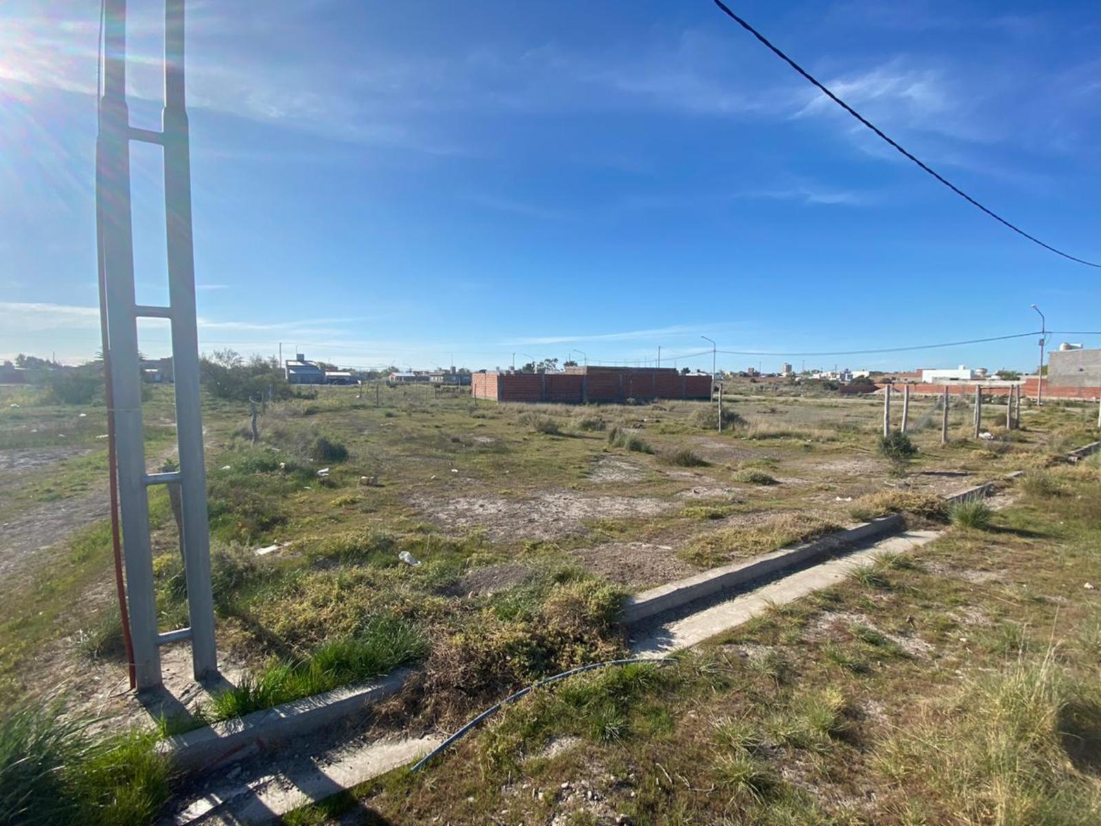 SE VENDEN LOTES EN BARRIO SANTA CLARA VIEDMA — foto 2