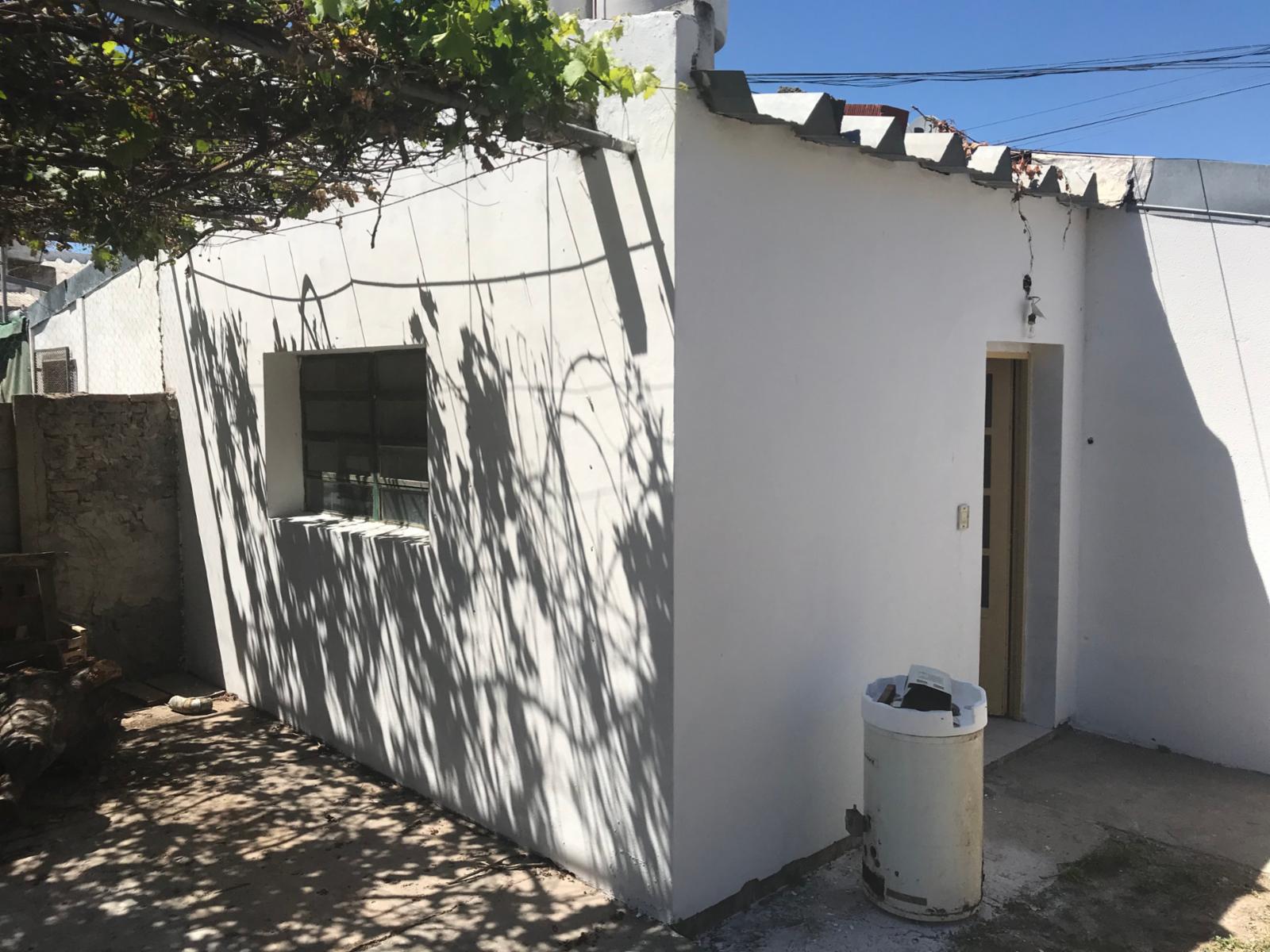 SE VENDE/ALQUILA CASA DE 2 HAB EN BARRIO JARDIN DE VIEDMA — foto 2