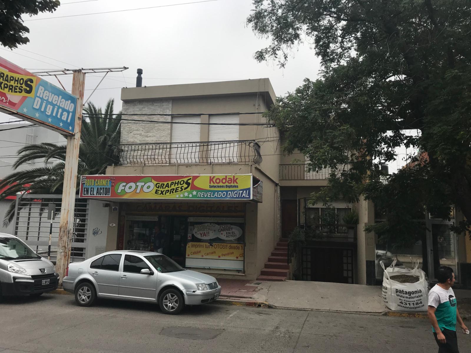 SE VENDE GRAN PROPIEDAD CÉNTRICA EN VIEDMA — foto 2