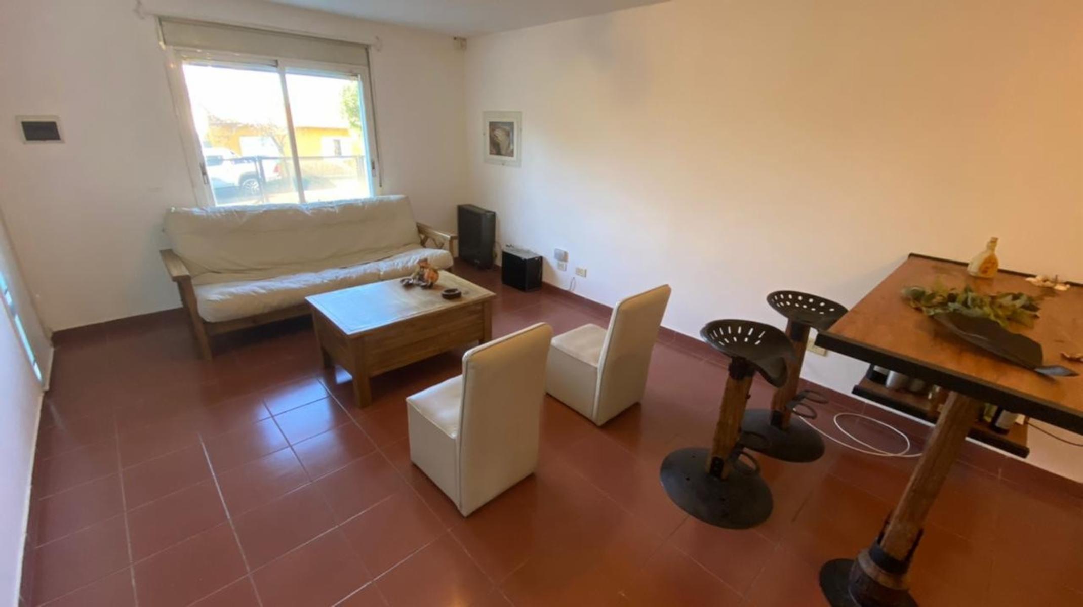 SE VENDE CASA EN BALNEARIO EL CONDOR - 1