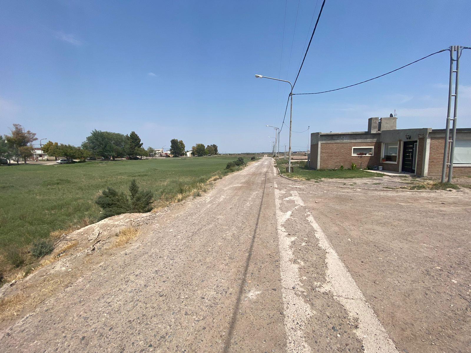 SE VENDE LOTE EN ESQUINA ZONA Bº JARDÍN 2 VIEDMA — foto 3