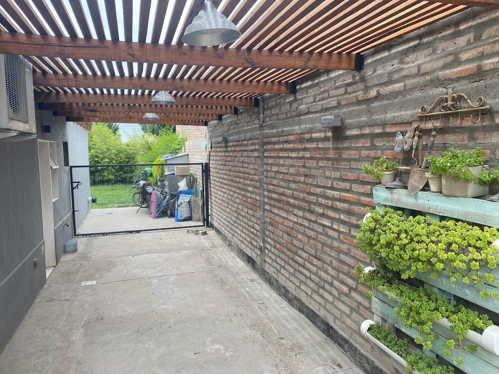 SE VENDE CASA Bº LOS FRESNOS – VIEDMA — foto 4