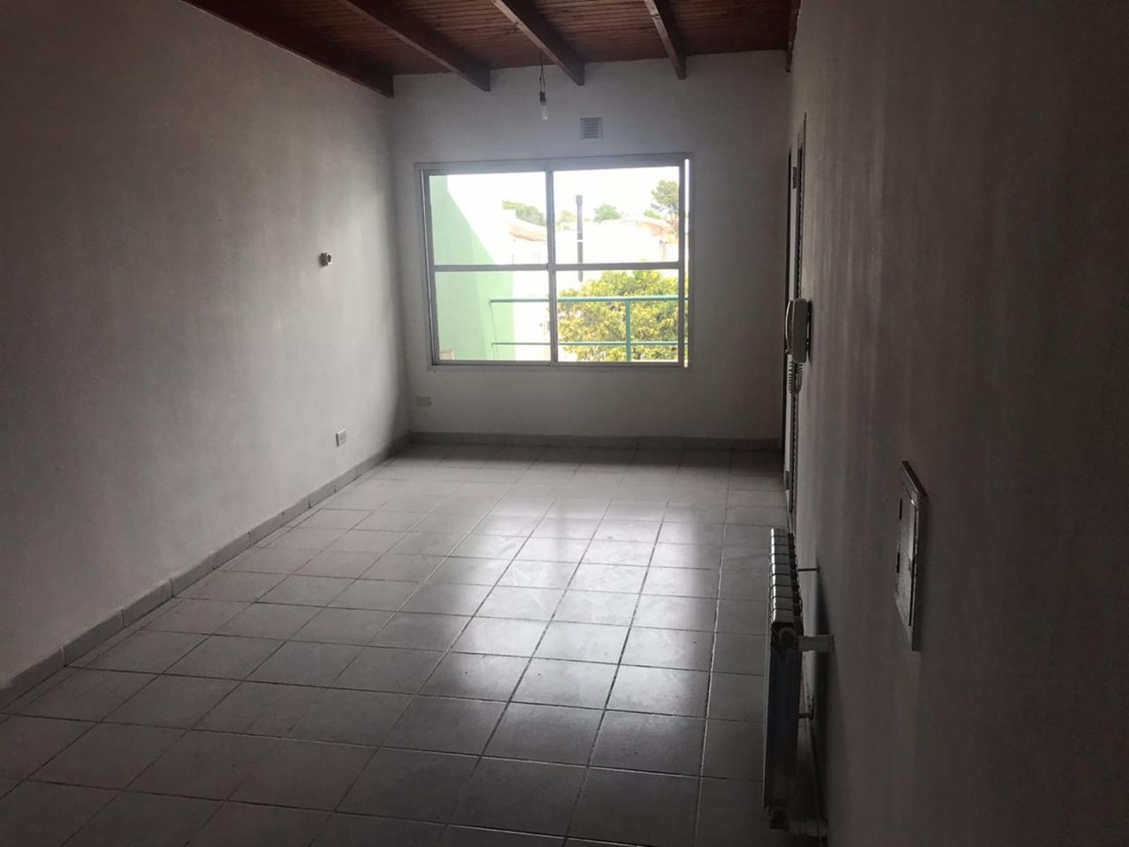 SE VENDE DEPARTAMENTO - VIEDMA - 3