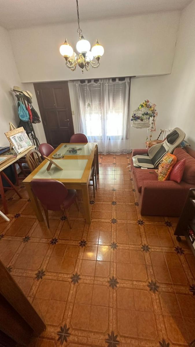SE VENDE CASA CENTRICA EN VIEDMA
