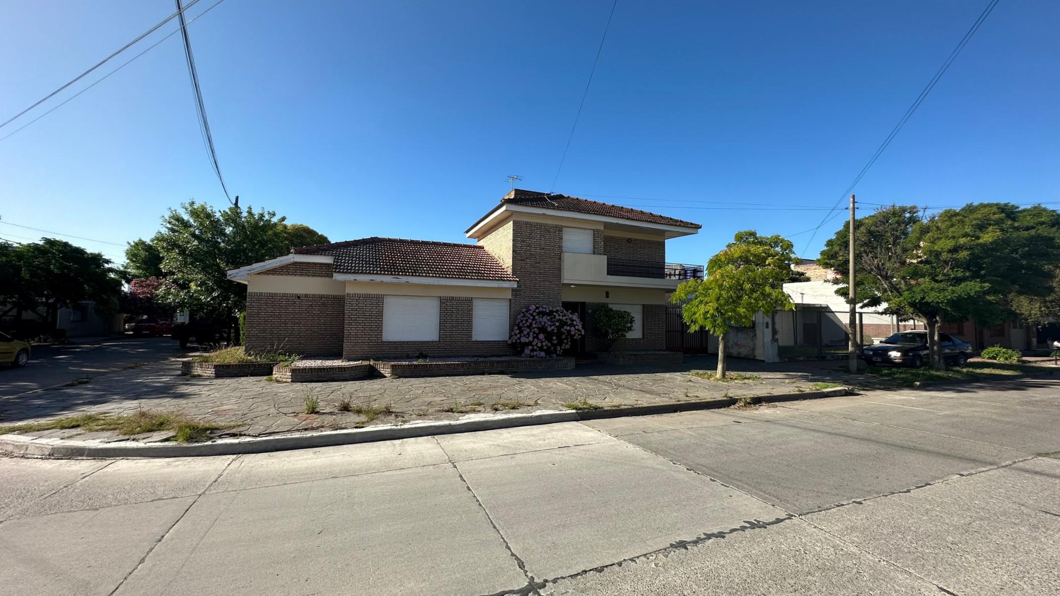SE VENDE CASA CENTRICA EN VIEDMA — foto 2
