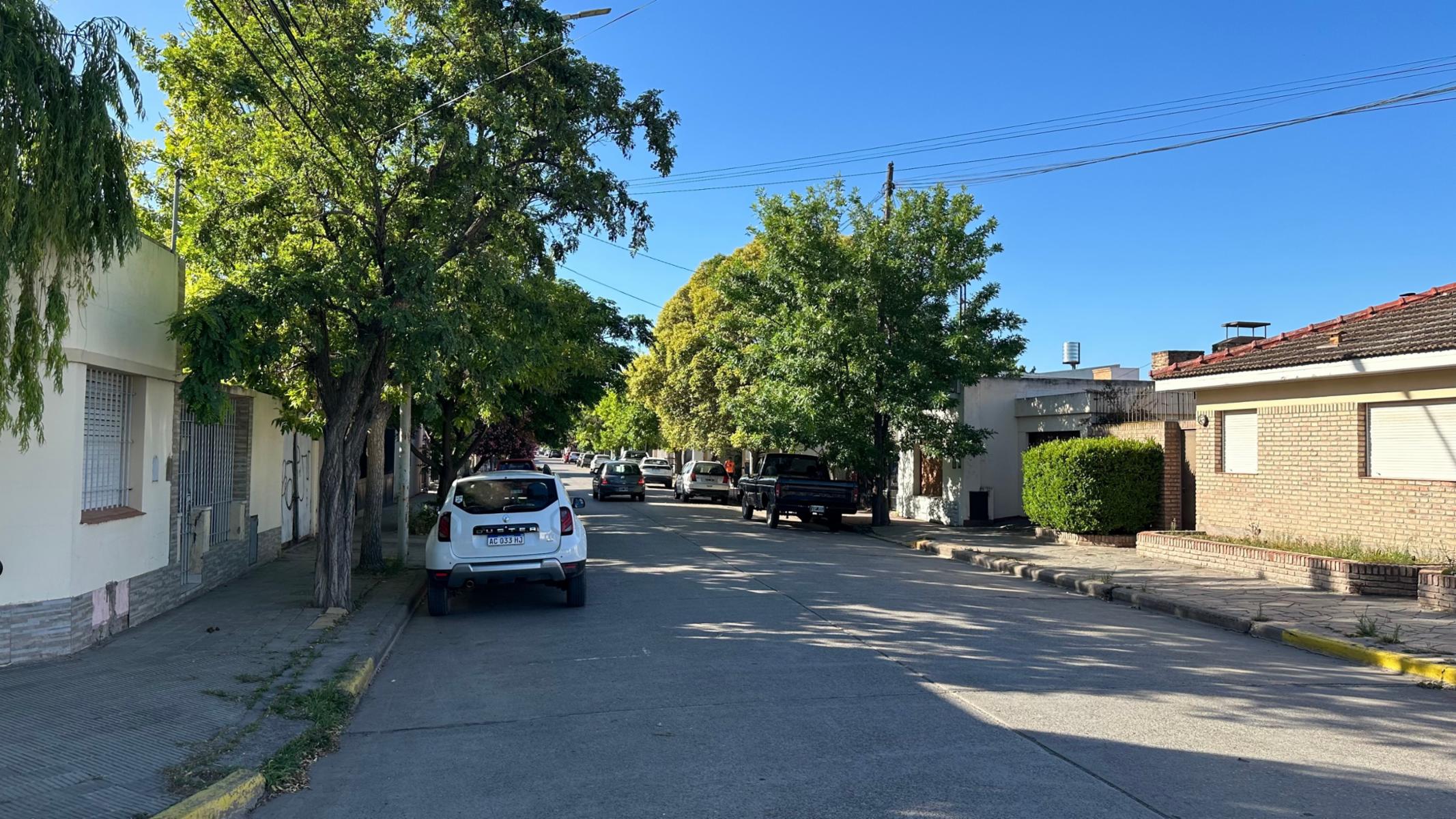 SE VENDE CASA CENTRICA EN VIEDMA — foto 3