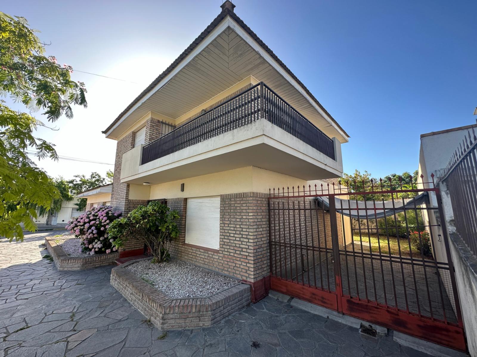 SE VENDE CASA CENTRICA EN VIEDMA — foto 8