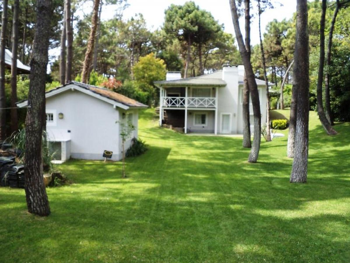 MODERNA CASA EN VENTA EN EXCLUSIVA ZONA - PINAMAR NORTE — foto 2
