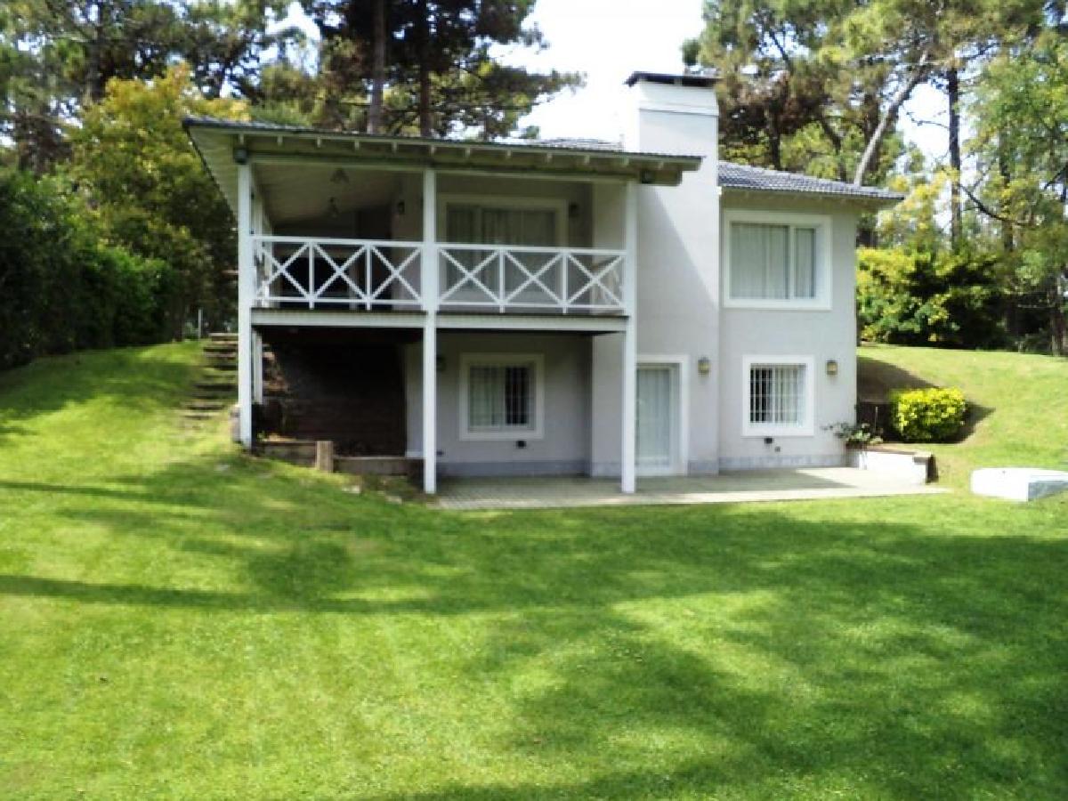 MODERNA CASA EN VENTA EN EXCLUSIVA ZONA - PINAMAR NORTE — foto 3