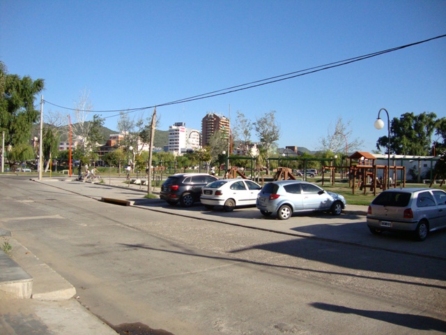 LOCAL COMERCIAL A LA CALLE, EN VILLA CARLOS PAZ, ALQUILER ANUAL - 13