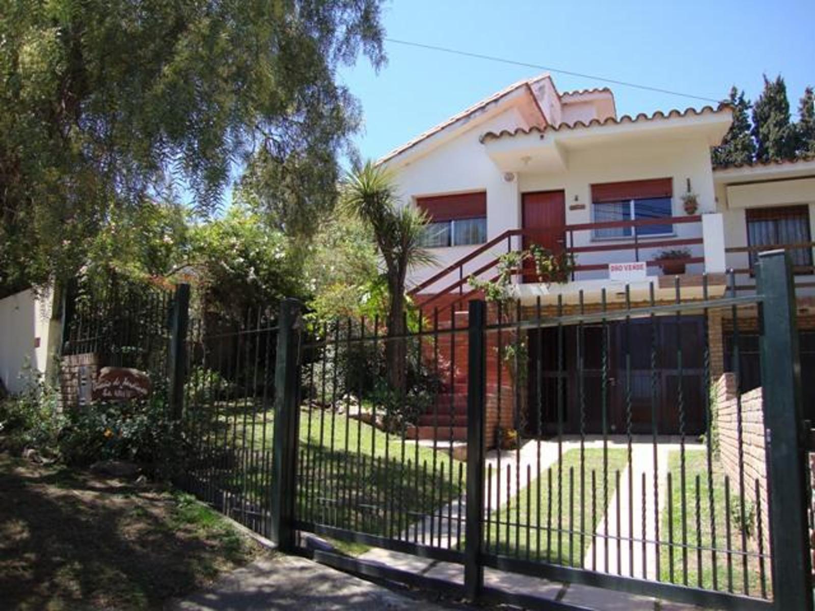 CASA EN CARLOS PAZ EN VENTA, BARRIO COSTA AZUL, todos los servicios — foto 9