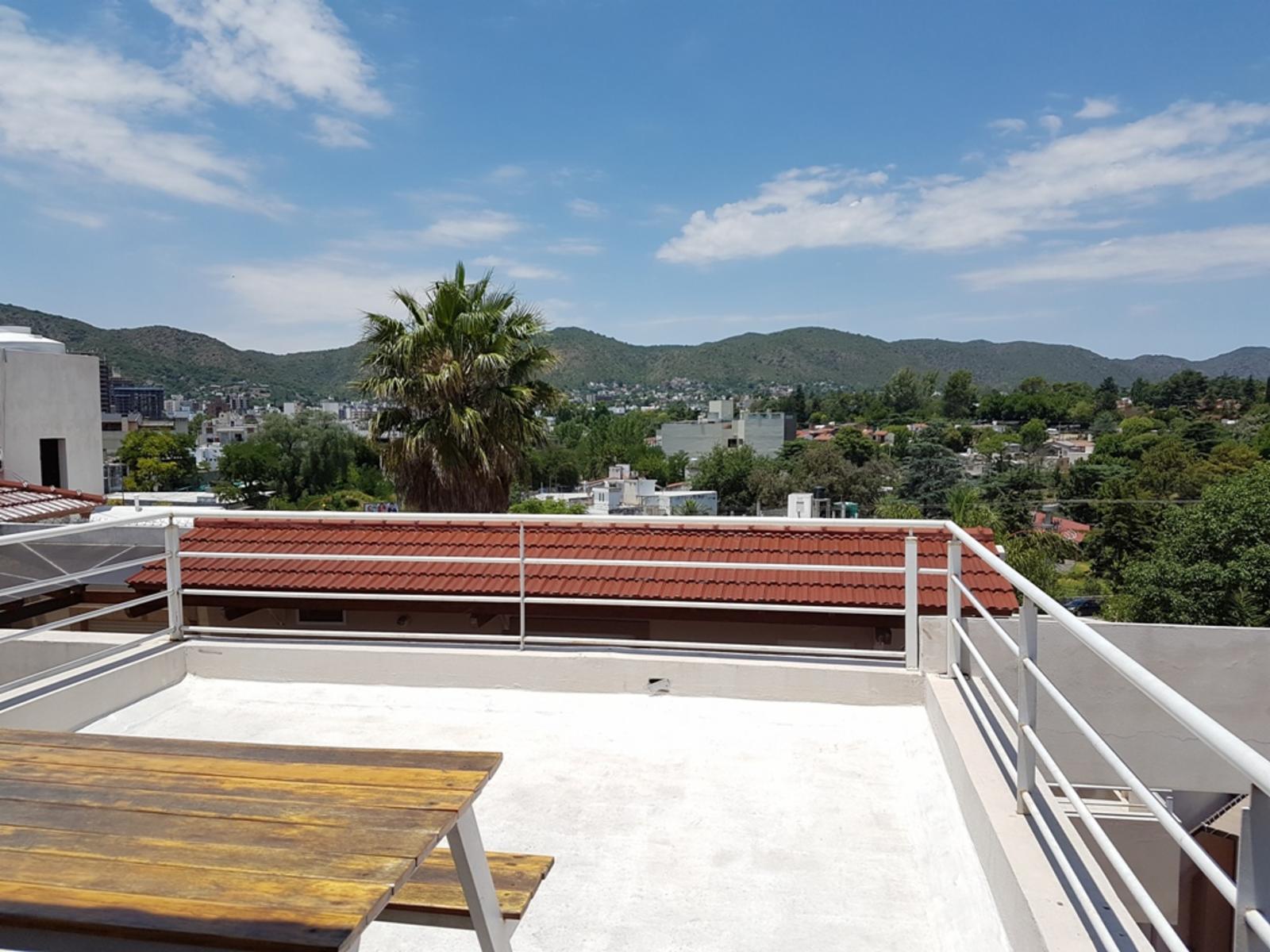 MUY LINDO DEPARTAMENTO EN VENTA EN VILLA CARLOS PAZ - 2 Dormitorios, Gas Natural, Calef. Central. — foto 9
