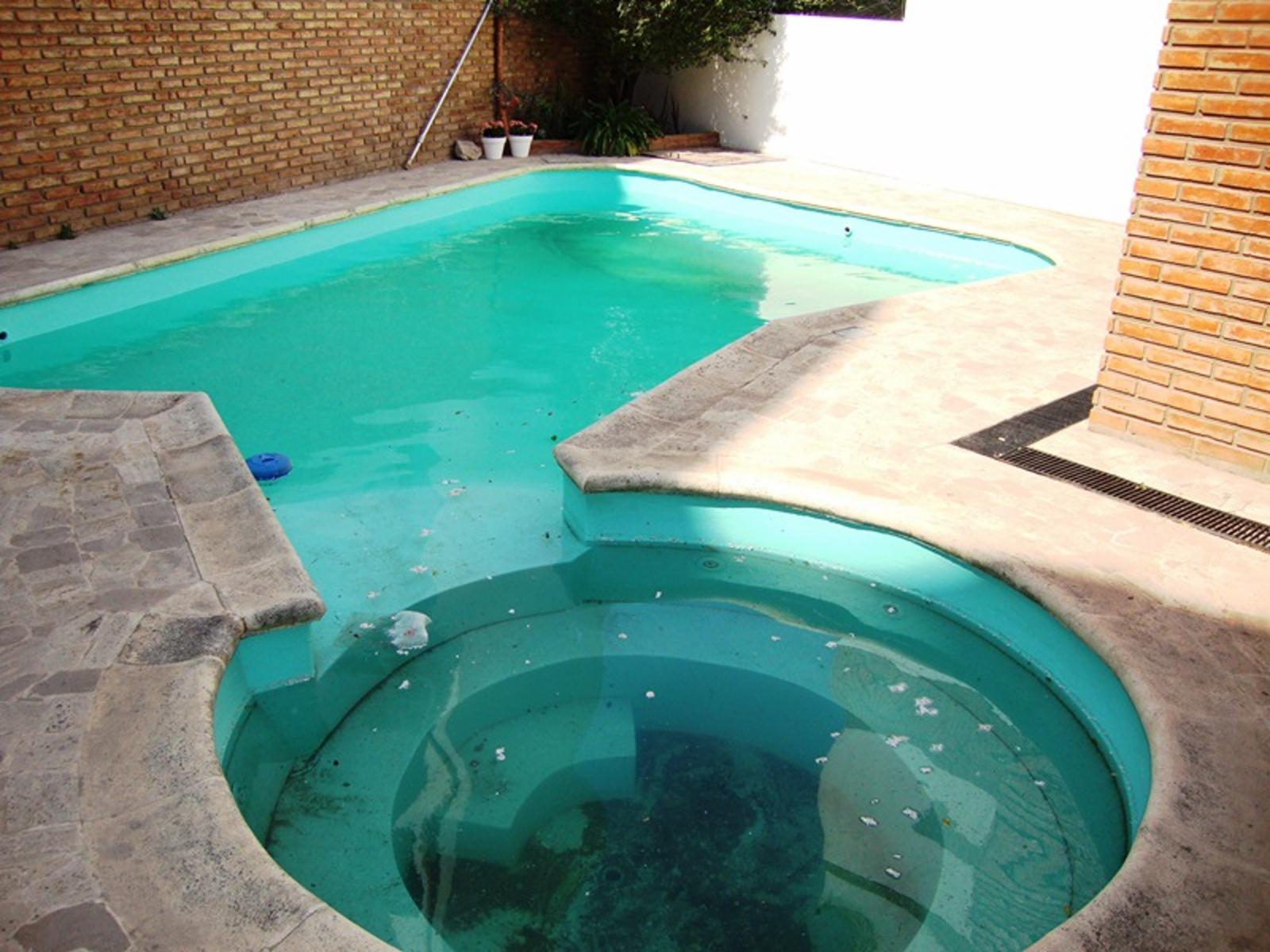 MUY LINDA CASA EN VENTA EN VILLA CARLOS PAZ, CON PILETA CON JAKUZZI,CÉNTRICA. Todos Los Servicios — foto 10