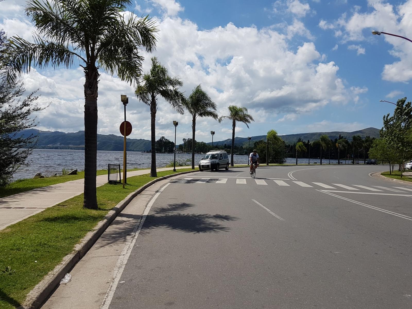 EDIFICIO COSTA LAGO - EN PLENA COSTANERA DE VILLA CARLOS PAZ, Gran Vista Al Lago Pronta entrega — foto 3