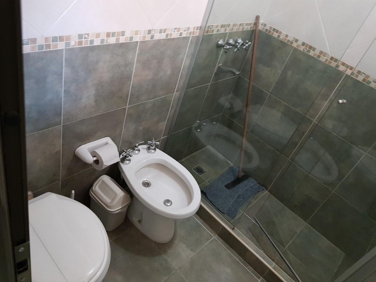 PROPIEDAD CÉNTRICA EN VILLA CARLOS PAZ, A LA VENTA, CASA + DEPARTAMENTOS. Excelente Para Renta — foto 7