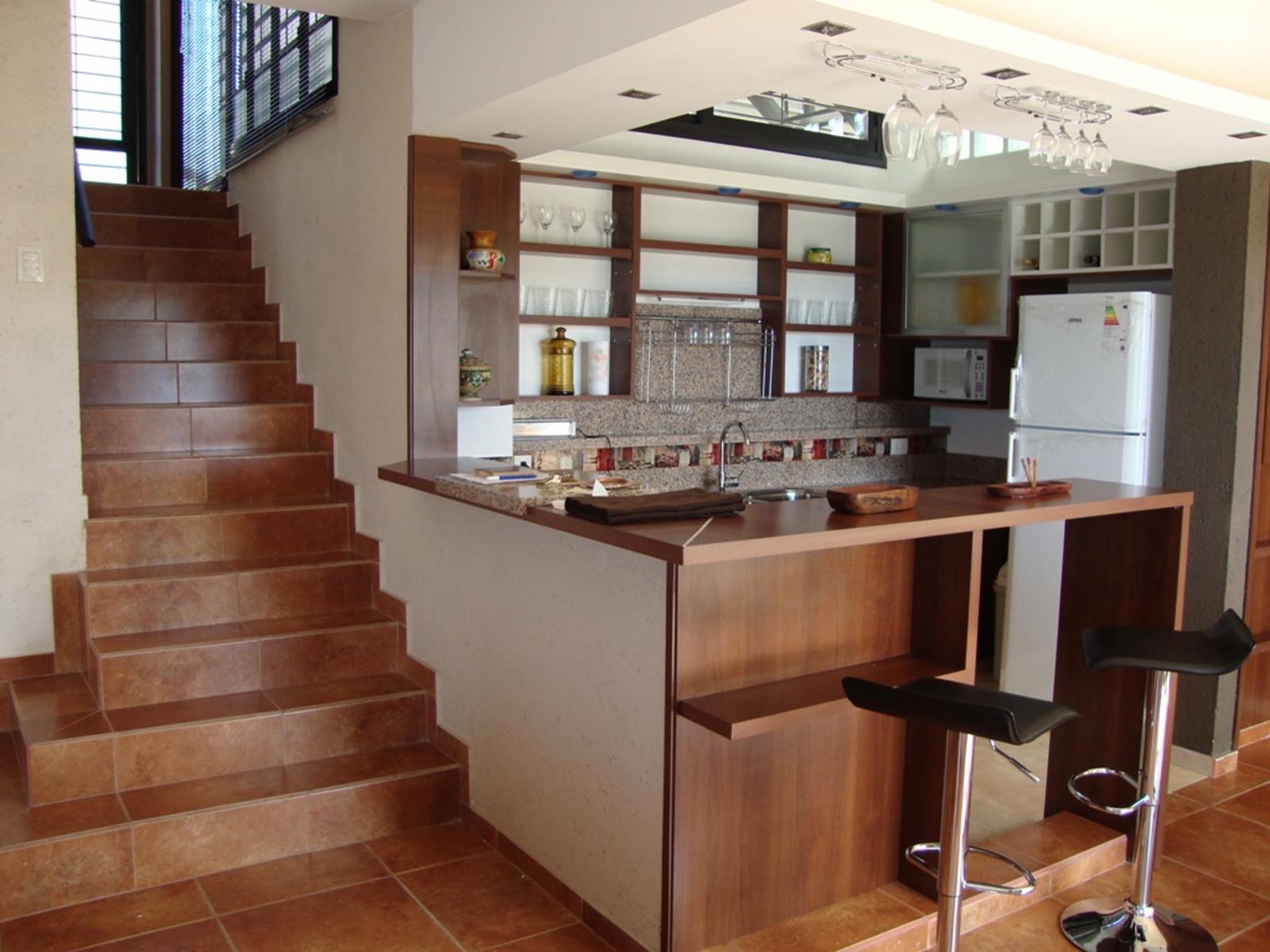 EXCELENTE CASA EN VENTA EN VILLA CARLOS PAZ, 3 DORMITORIOS, PILETA,VISTA PANORÁMICA, HERMOSA. — foto 14