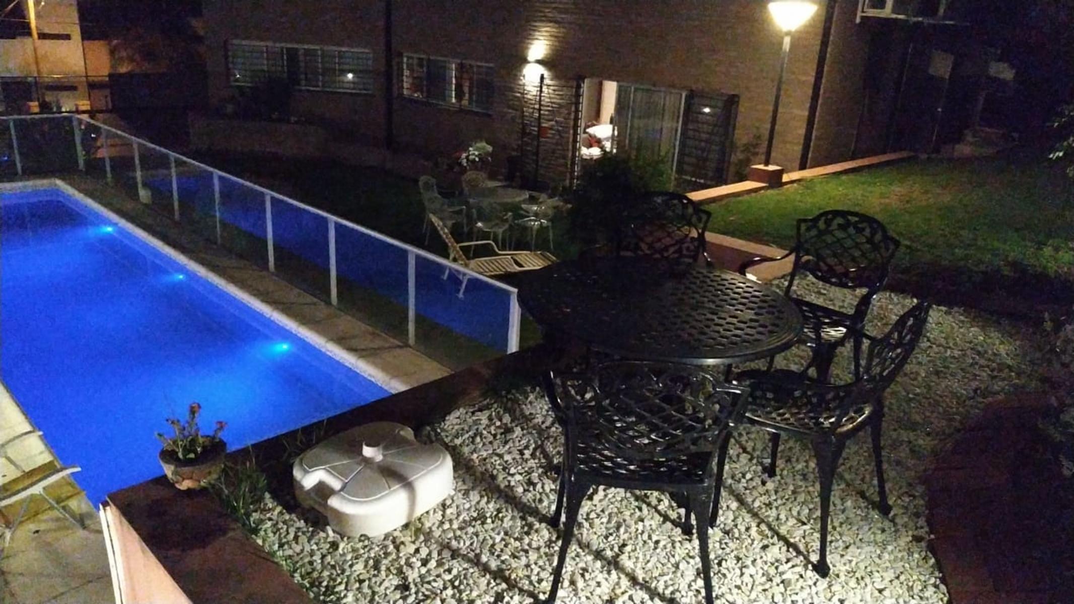 MUY LINDA CASA EN VENTA EN VILLA CARLOS PAZ, BARRIO VILLA DEL LAGO,AMPLIA, CON PILETA. — foto 13
