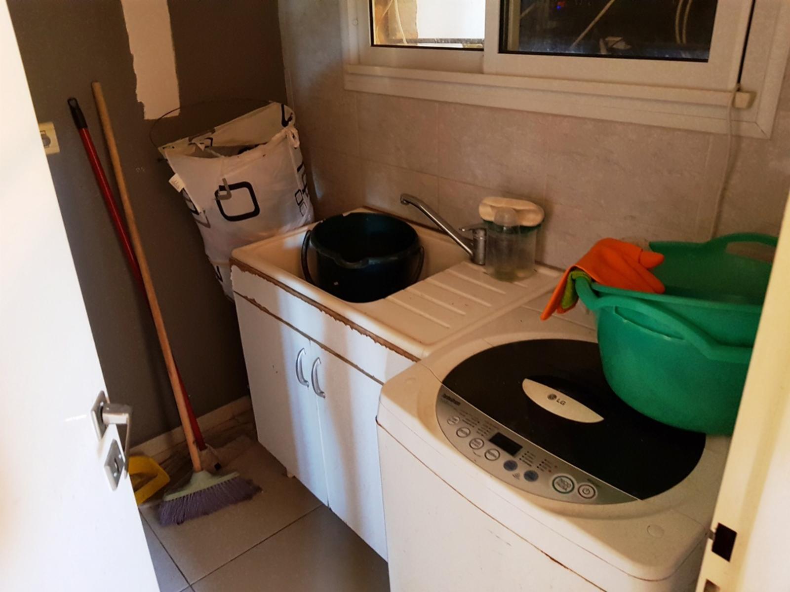 MUY LINDA CASA EN VENTA EN VILLA CARLOS PAZ, BARRIO VILLA DEL LAGO,AMPLIA, CON PILETA. — foto 14