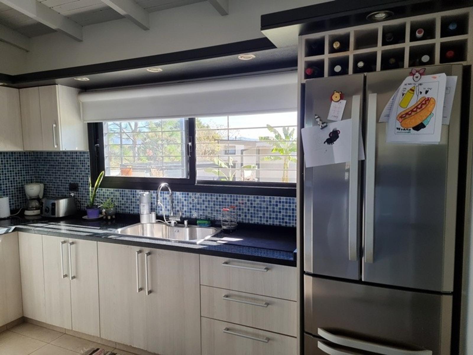 HERMOSA CASA EN VENTA EN SAN ANTONIO DE ARREDONDO, CON PILETA, QUINCHO,4DORMITORIOS, 3 BAÑOS. — foto 8