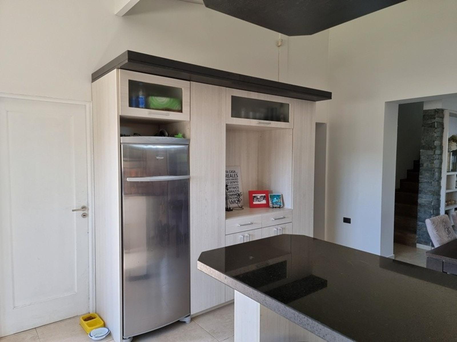HERMOSA CASA EN VENTA EN SAN ANTONIO DE ARREDONDO, CON PILETA, QUINCHO,4DORMITORIOS, 3 BAÑOS. — foto 9