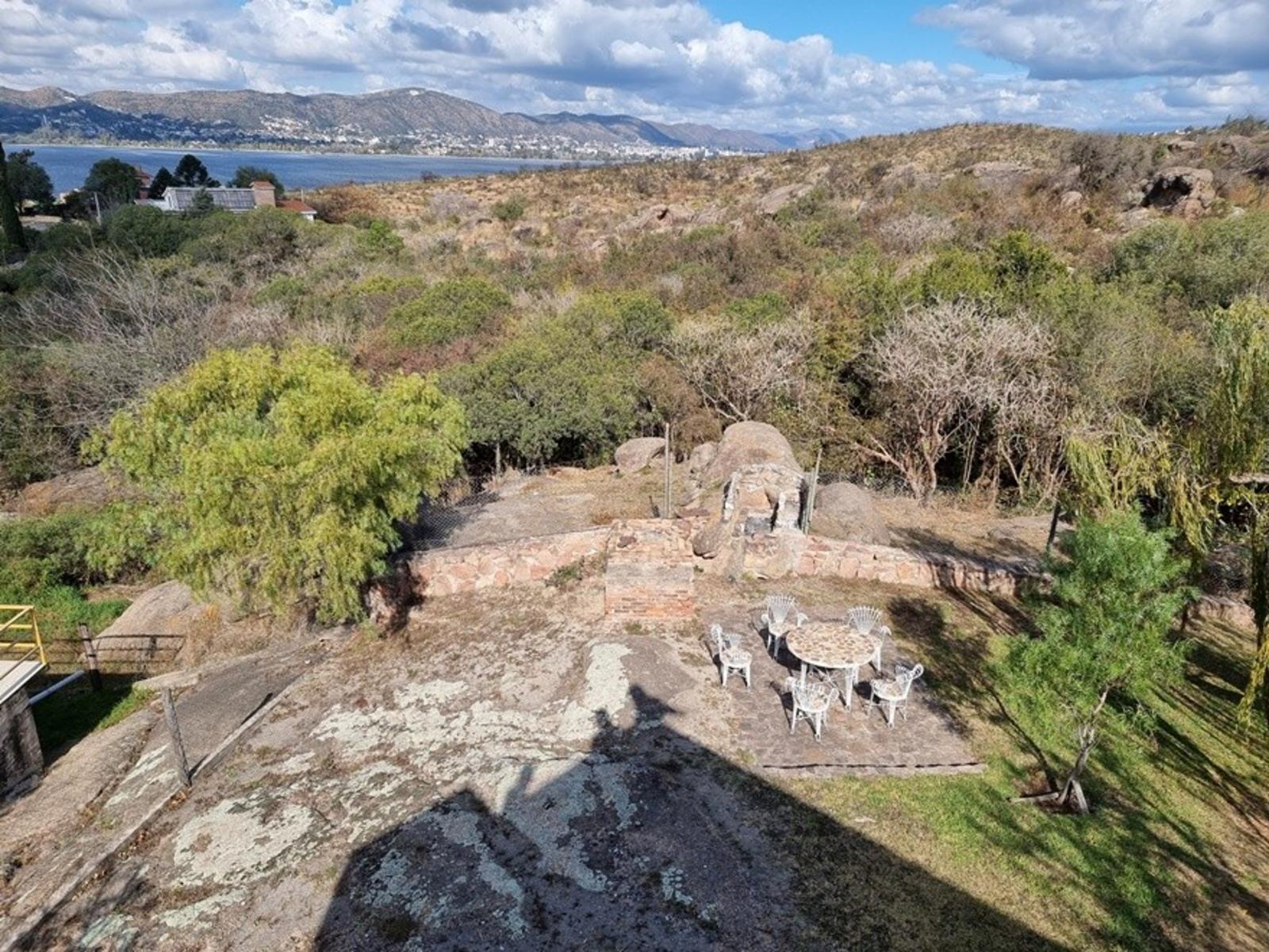 MUY LINDA CASA EN VENTA EN LAGO AZUL, BARRIO PRIVADO, CON VISTAS AL LAGO Y SIERRAS DESLUMBRANTES — foto 11