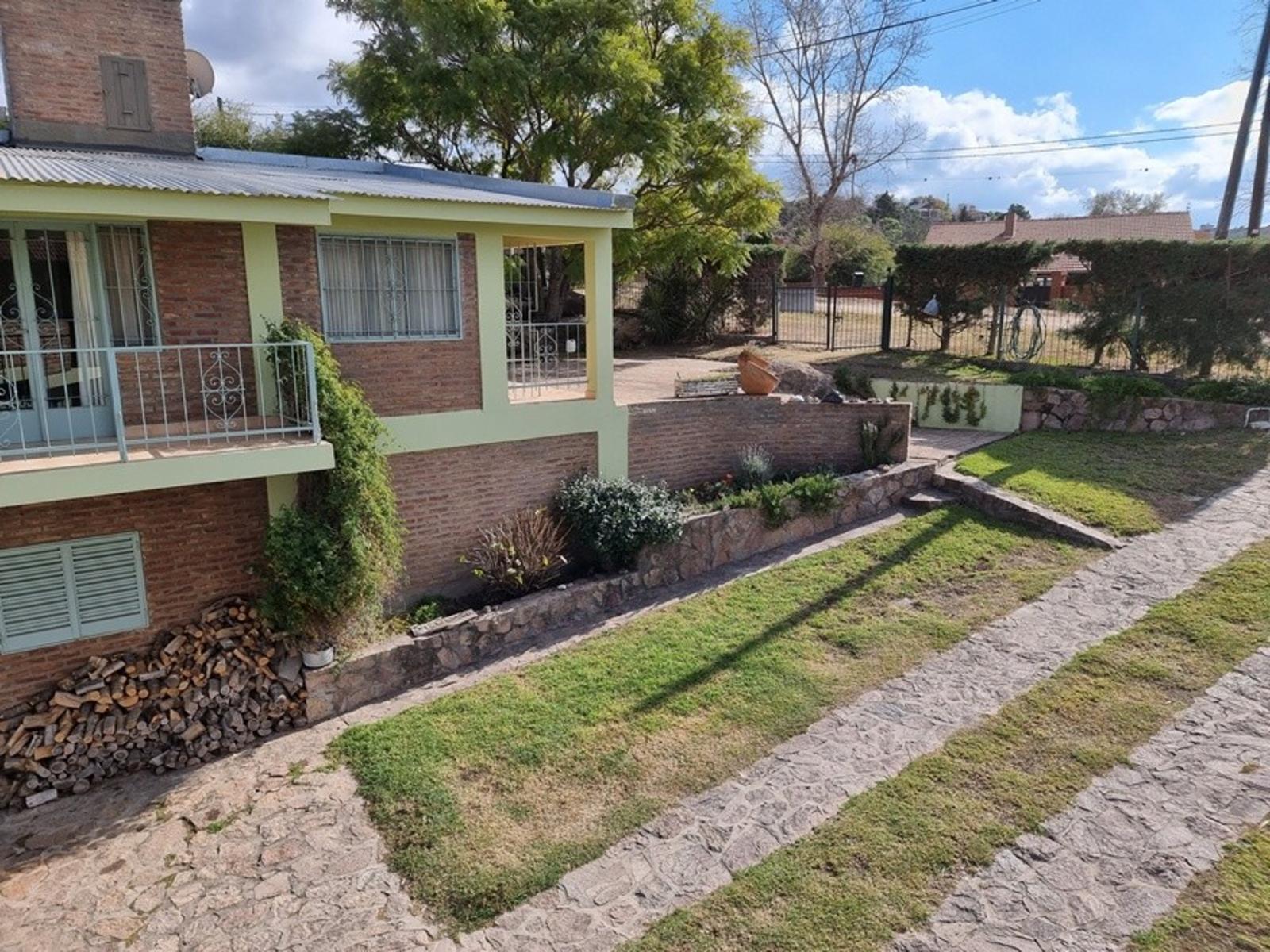 MUY LINDA CASA EN VENTA EN LAGO AZUL, BARRIO PRIVADO, CON VISTAS AL LAGO Y SIERRAS DESLUMBRANTES — foto 15