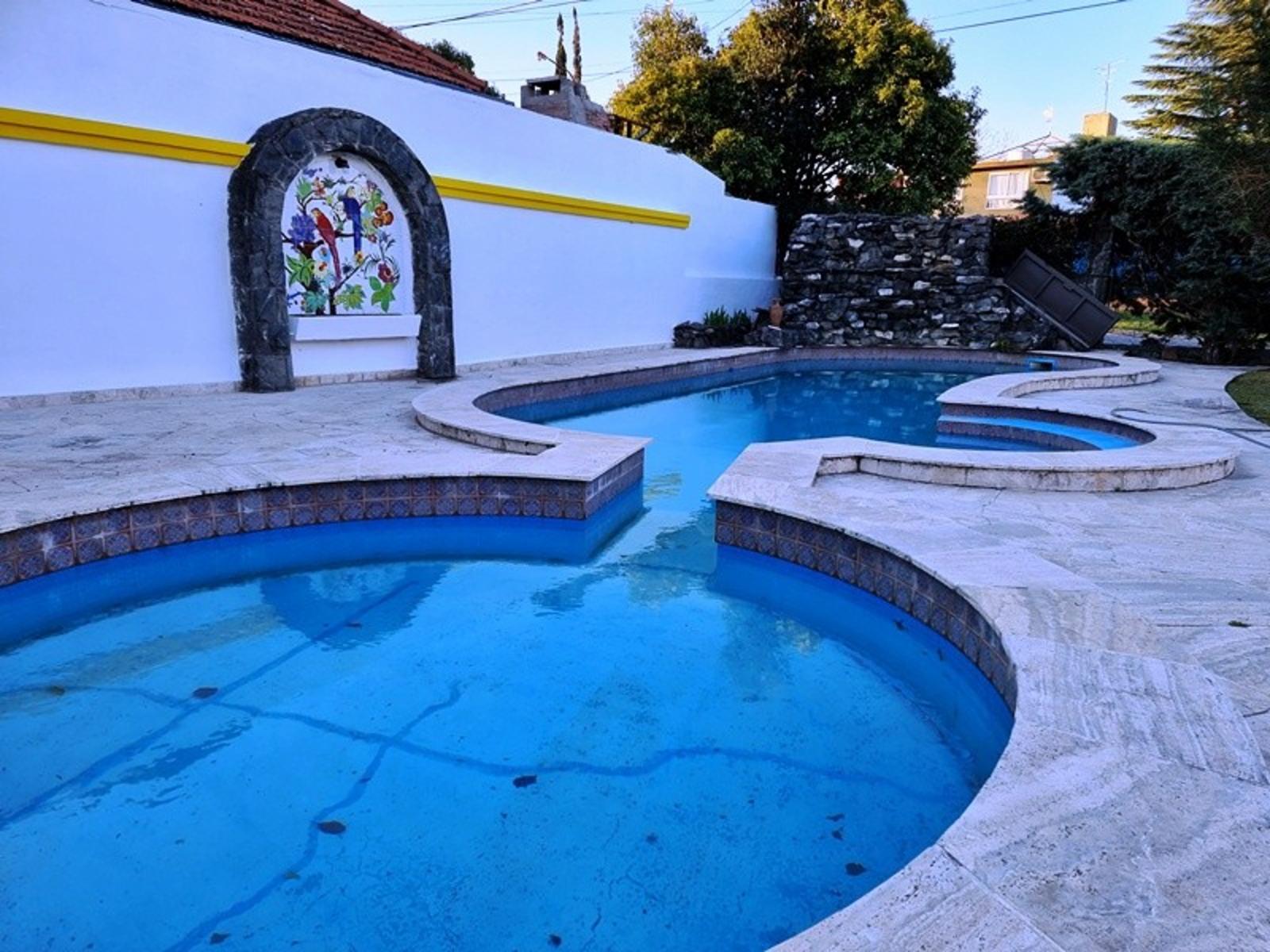 EXCELENTE CASA DE CATEGORÍA EN VILLA CARLOS PAZ EN VENTA, BARRIO RESIDENCIAL LAS ENSENADAS — foto 9