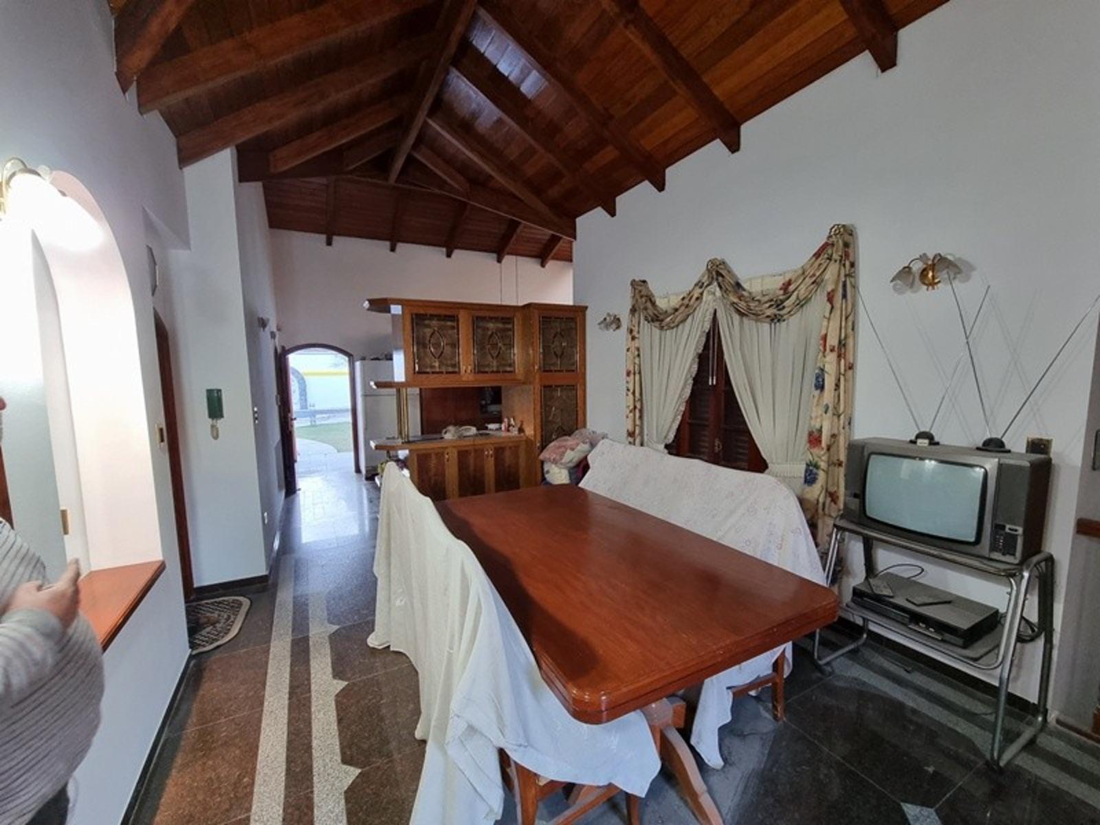 EXCELENTE CASA DE CATEGORÍA EN VILLA CARLOS PAZ EN VENTA, BARRIO RESIDENCIAL LAS ENSENADAS — foto 13