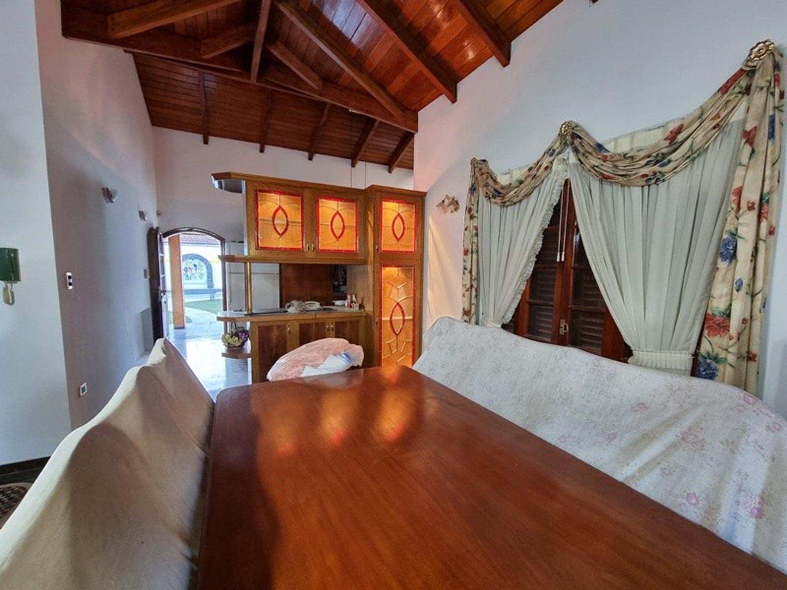 EXCELENTE CASA DE CATEGORÍA EN VILLA CARLOS PAZ EN VENTA, BARRIO RESIDENCIAL LAS ENSENADAS — foto 14