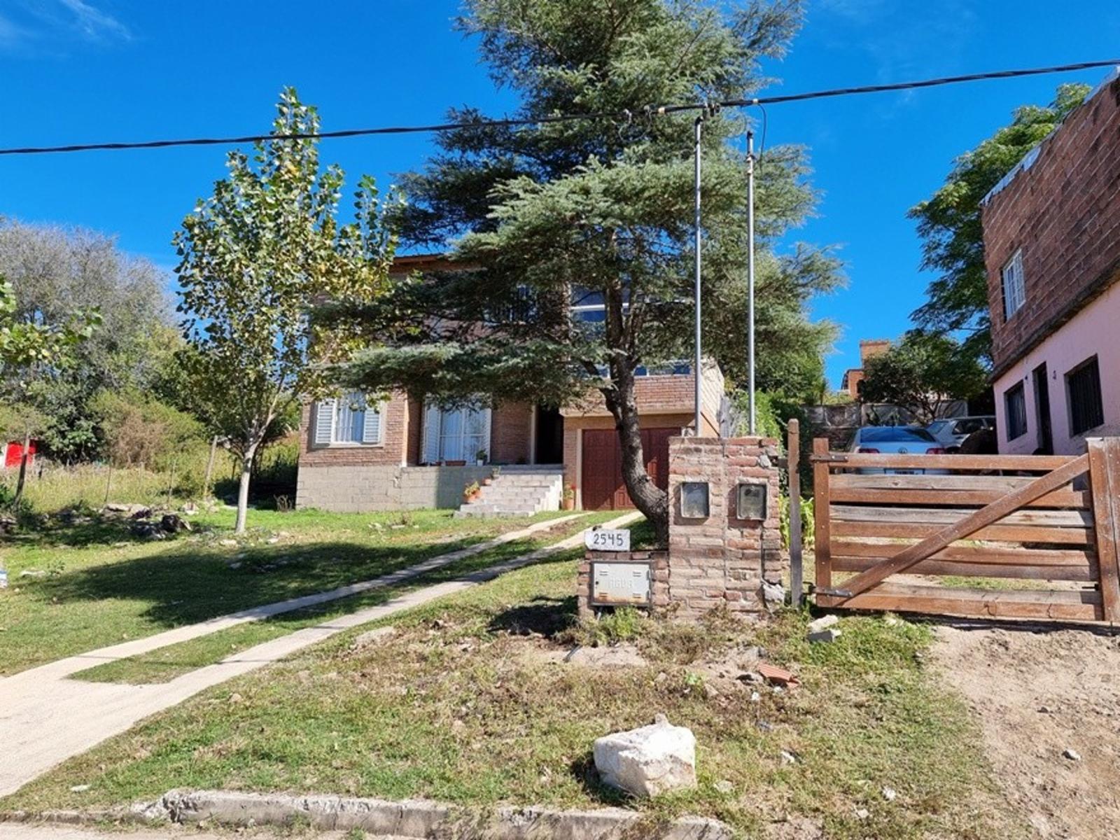 LINDA CASA EN VENTA EN CARLOS PAZ, EN BARRIO SOL Y RIO, A 4 CUADRAS DEL BALNEARIO. — foto 4