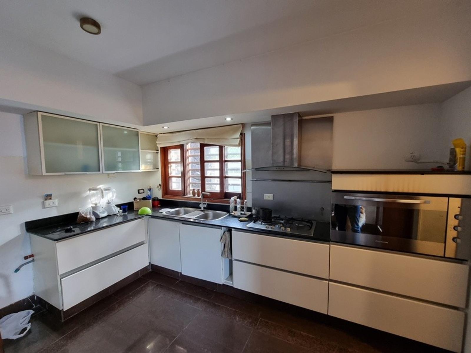 FABULOSA CASA EN VILLA CARLOS PAZ, Bº COSTA AZUL, CON PILETA CLIMATIZADA CUBIERTA, CANCHA DE SQUASH, — foto 14