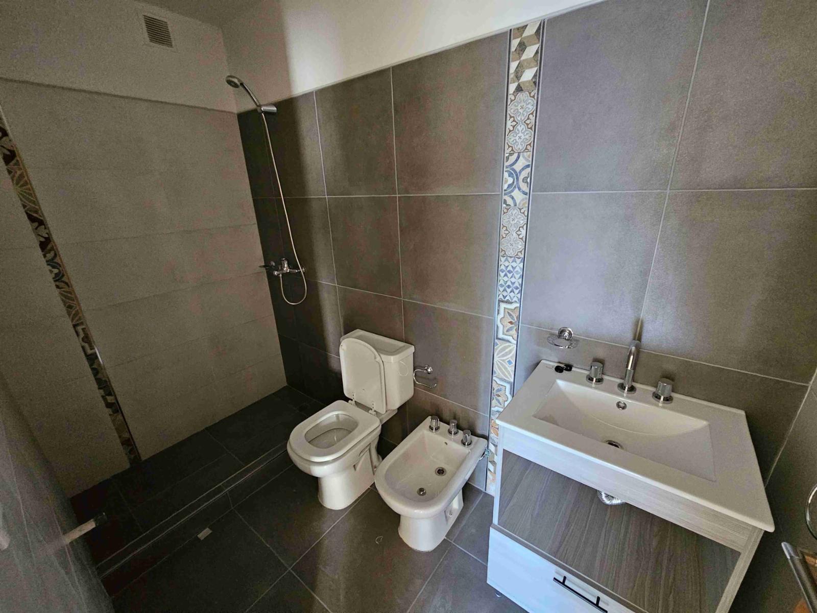 EXCELENTE DEPARTAMENTO EN VENTA EN VILLA CARLOS PAZ, A ESTRENAR, 0 KM. 3DORM, 2 BAÑOS - CON BALCÓN — foto 12