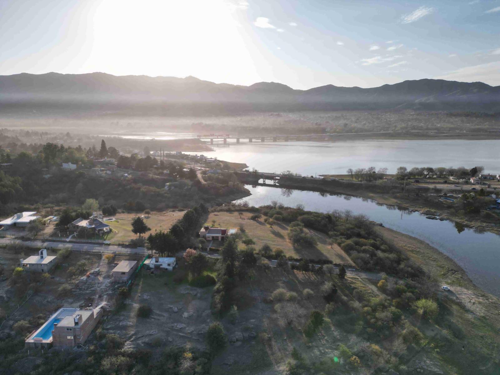 EXCELENTE TERRENO DE 5.300 Mt2, CON FONDO AL ARROYO LAS MOJARRAS, GRANOPORTUNIDAD. Ideal Para Hotel — foto 5