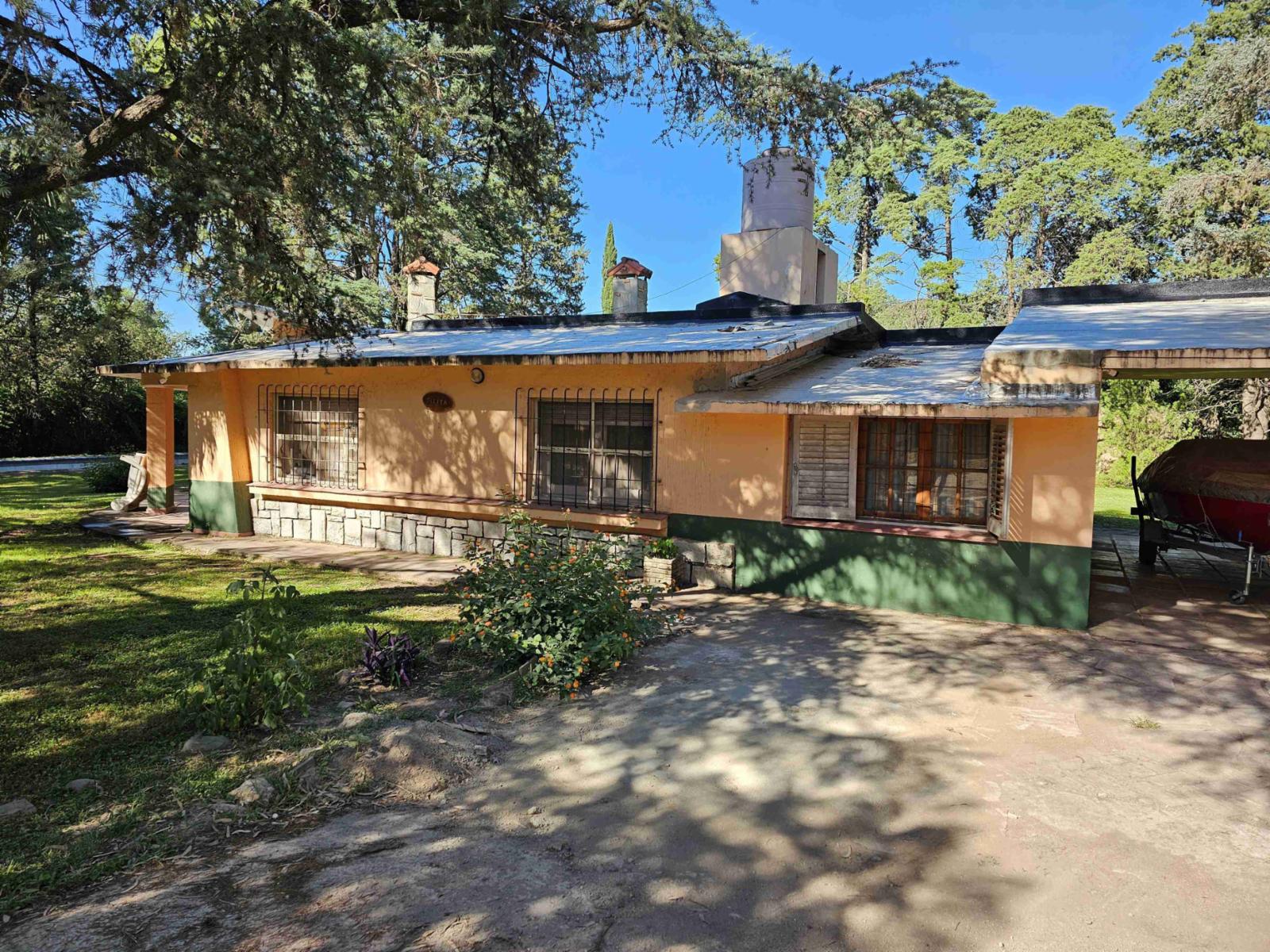 CASA EN VENTA EN PARQUE SIQUIMAN A 100 MTS DE LA RUTA 38. HERMOSOENTORNO Y GRAN PARQUE