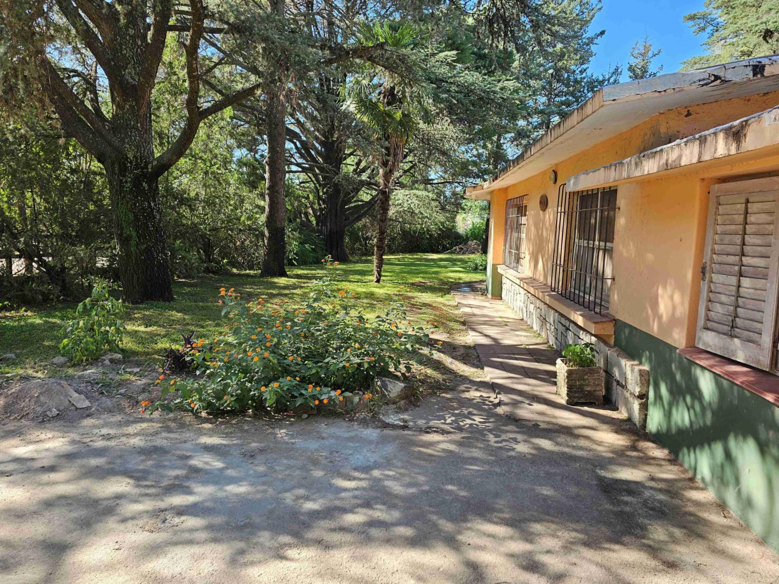 CASA EN VENTA EN PARQUE SIQUIMAN A 100 MTS DE LA RUTA 38. HERMOSOENTORNO Y GRAN PARQUE — foto 3