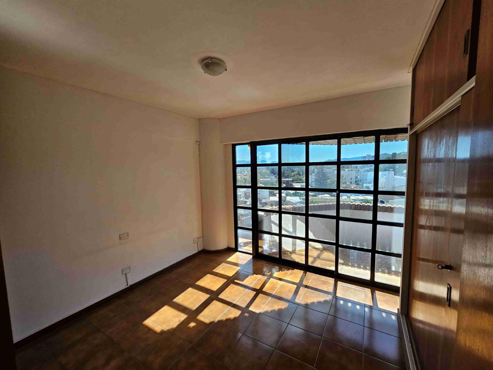 BELLO DEPARTAMENTO EN VENTA EN CARLOS PAZ, En TORRE SOLIS, Gran VistaPanorámica. 2 DORMITORIOS — foto 13