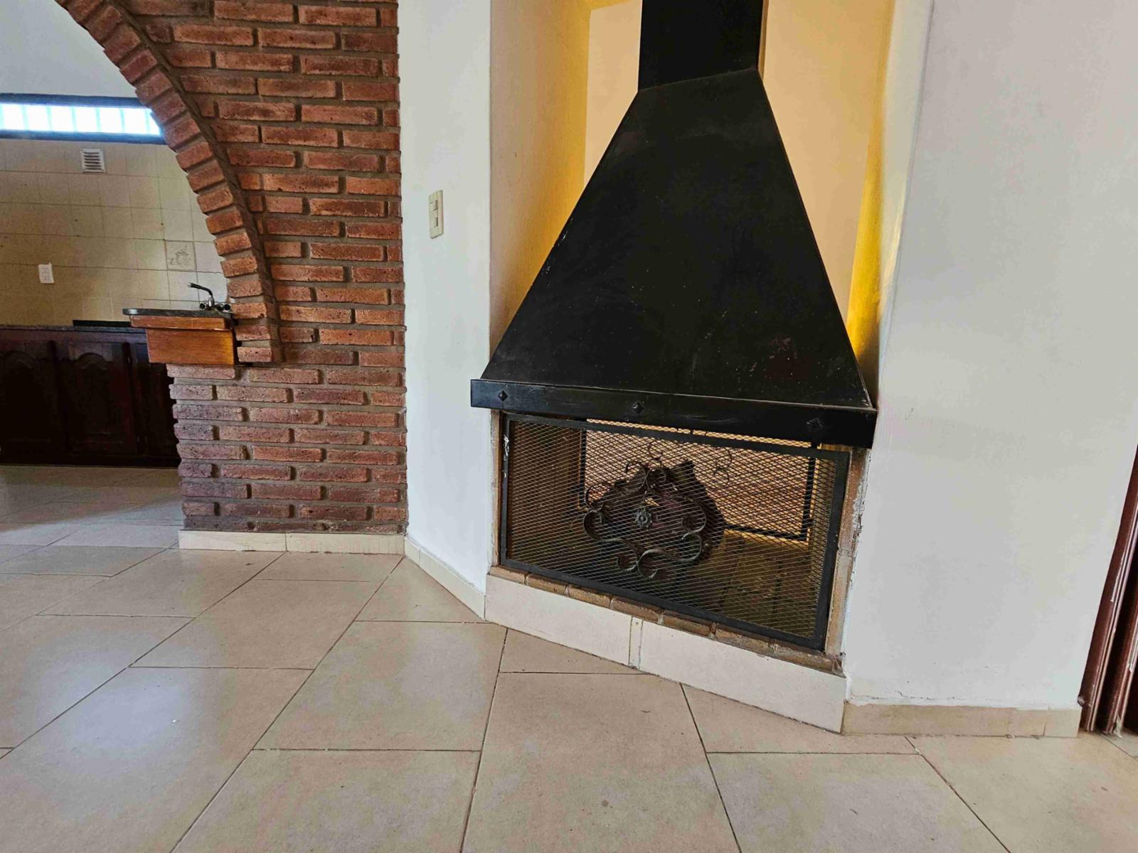 BELLA PROPIEDAD EN VENTA EN VILLA CARLOS PAZ, BARRIO RESIDENCIAL — foto 4