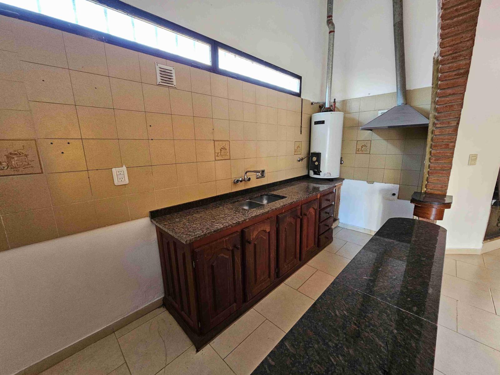 BELLA PROPIEDAD EN VENTA EN VILLA CARLOS PAZ, BARRIO RESIDENCIAL — foto 5