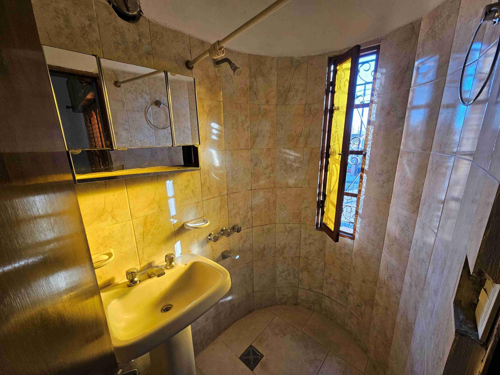 BELLA PROPIEDAD EN VENTA EN VILLA CARLOS PAZ, BARRIO RESIDENCIAL — foto 10
