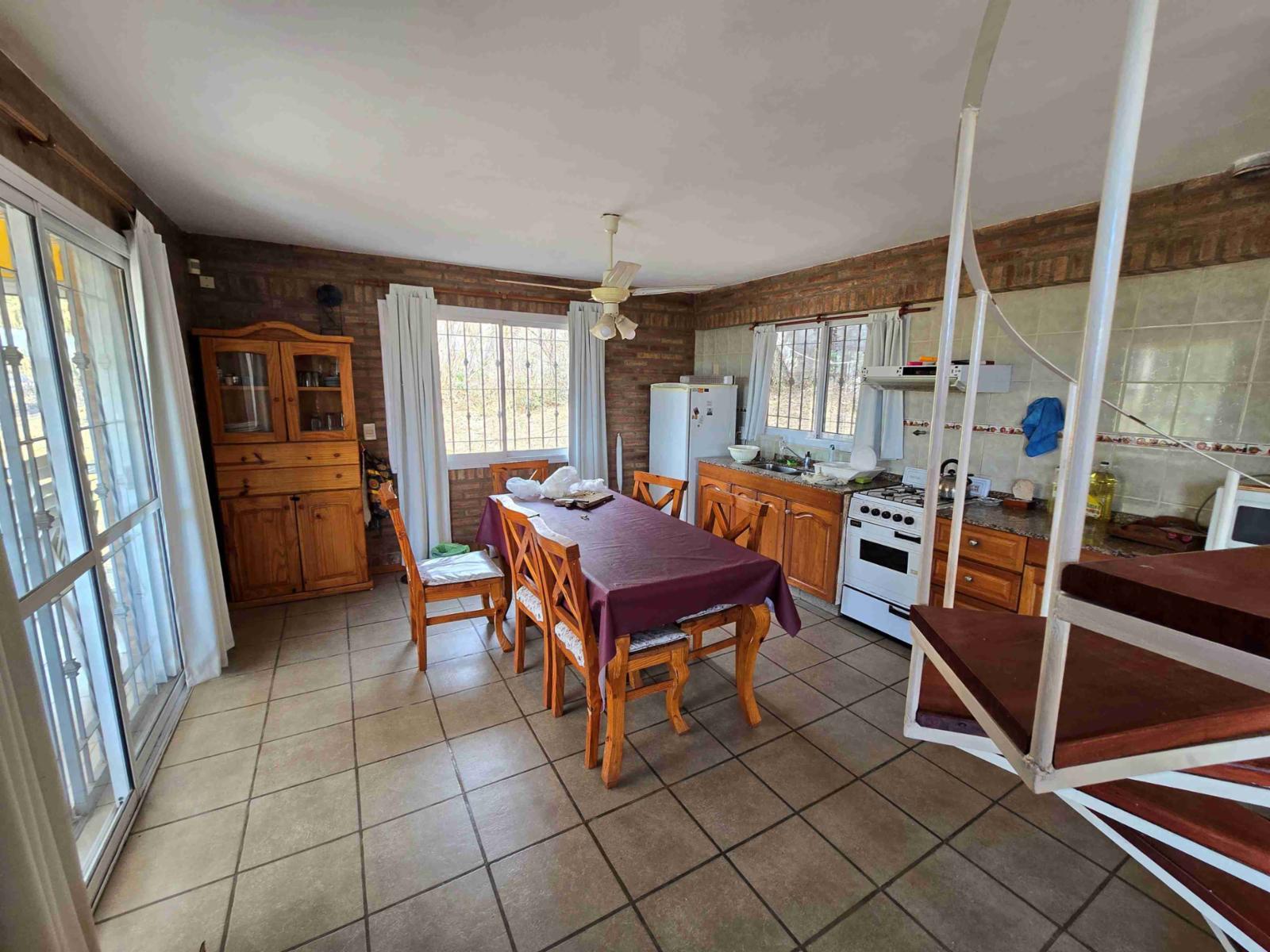 MUY LINDA CASA EN VENTA EN VILLA CARLOS PAZ, Barrio Residencial Villa del Lago. Con hermosa Pileta y Vista Panorámica. Apta para Crédito Bancario. — foto 7