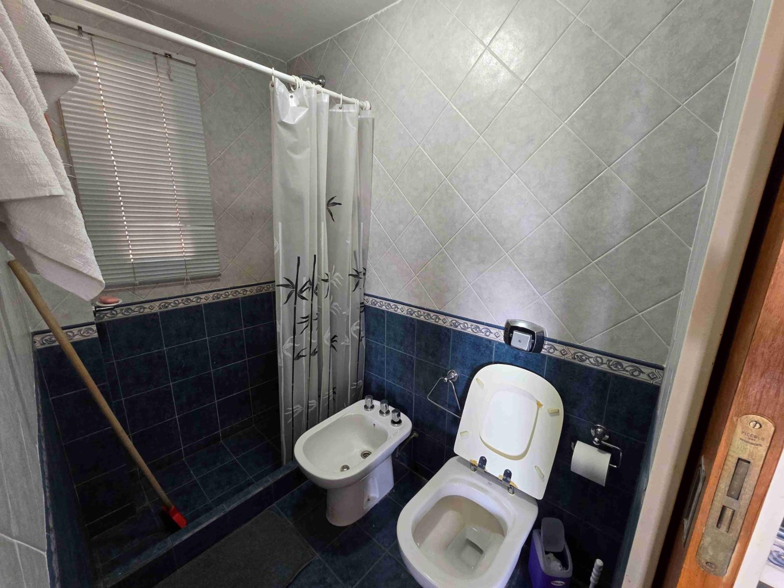 MUY LINDA CASA EN VENTA EN VILLA CARLOS PAZ, Barrio Residencial Villa del Lago. Con hermosa Pileta y Vista Panorámica. Apta para Crédito Bancario. — foto 8
