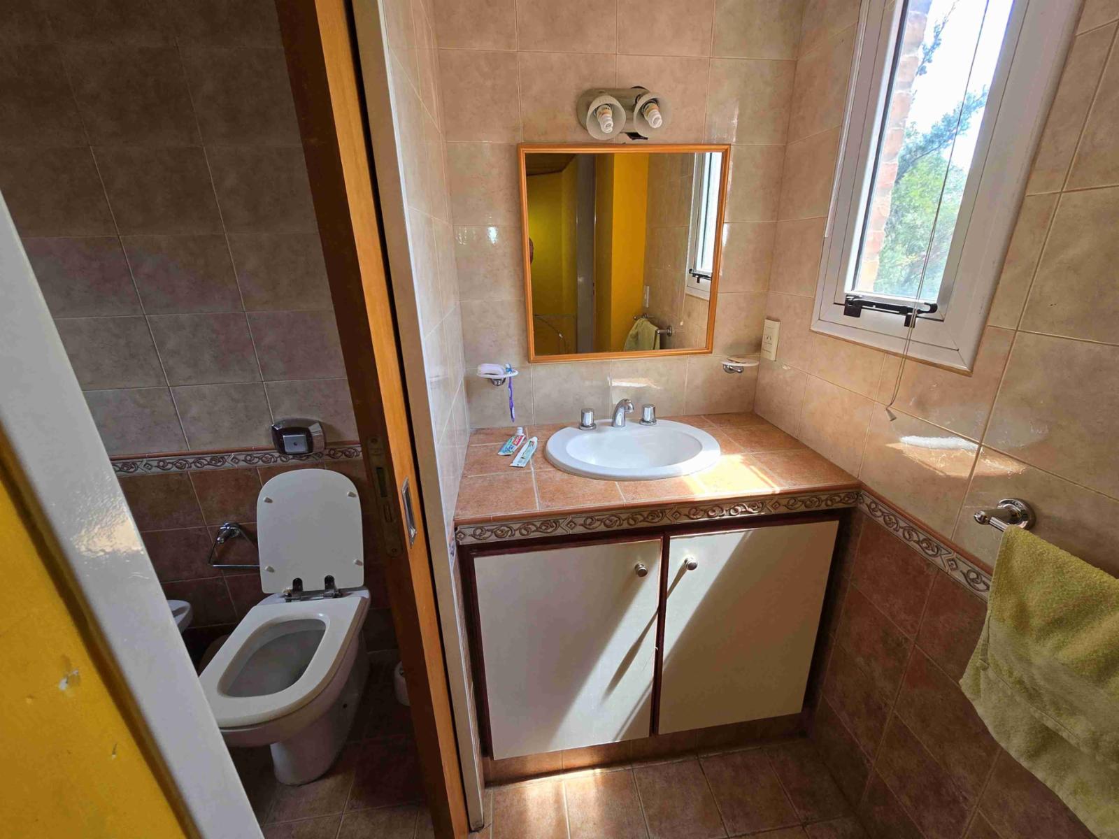 MUY LINDA CASA EN VENTA EN VILLA CARLOS PAZ, Barrio Residencial Villa del Lago. Con hermosa Pileta y Vista Panorámica. Apta para Crédito Bancario. — foto 11